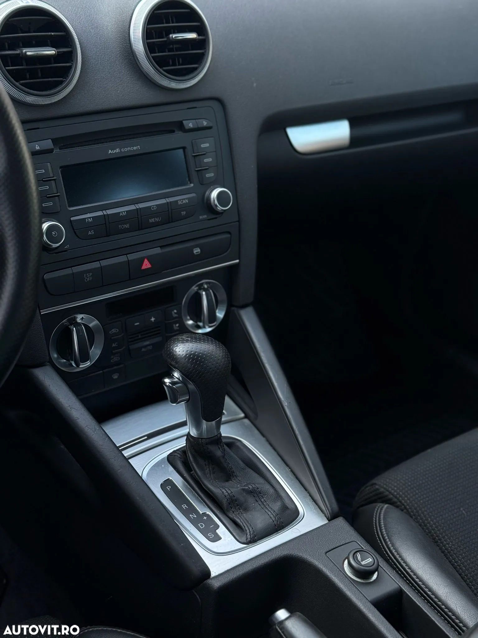 Audi A3 2.0 TDI Sportback DSG Ambiente - 36