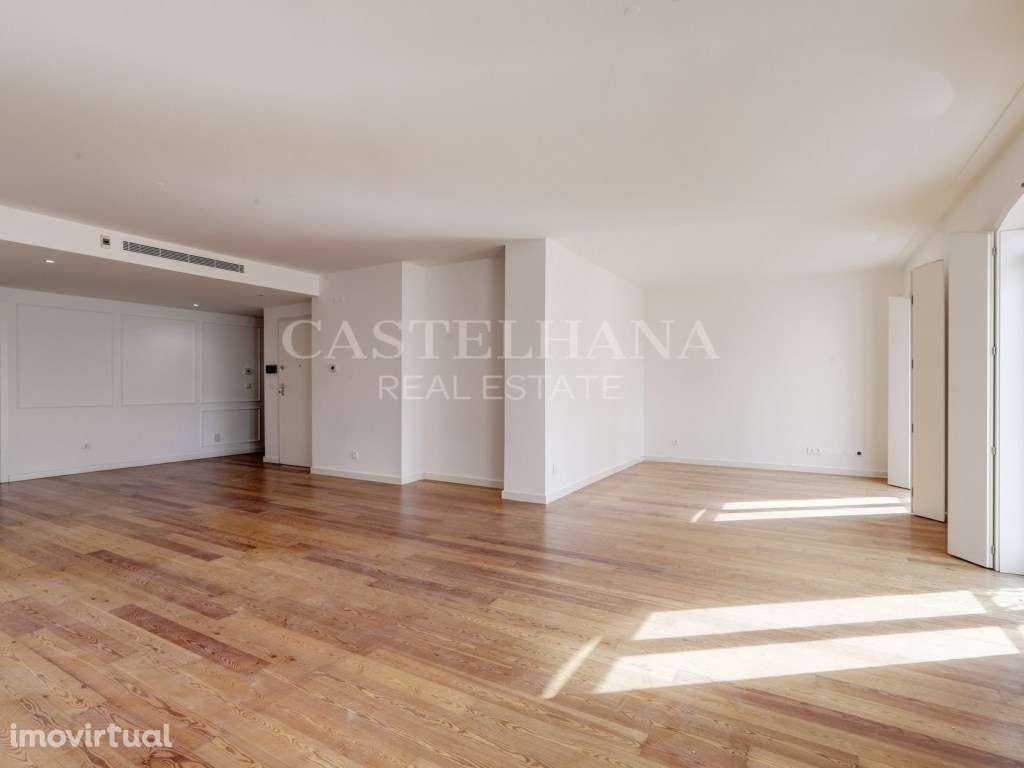 Apartamento T4 de charme com dois lugares de estacionamento na Lapa - Grande imagem: 4/38