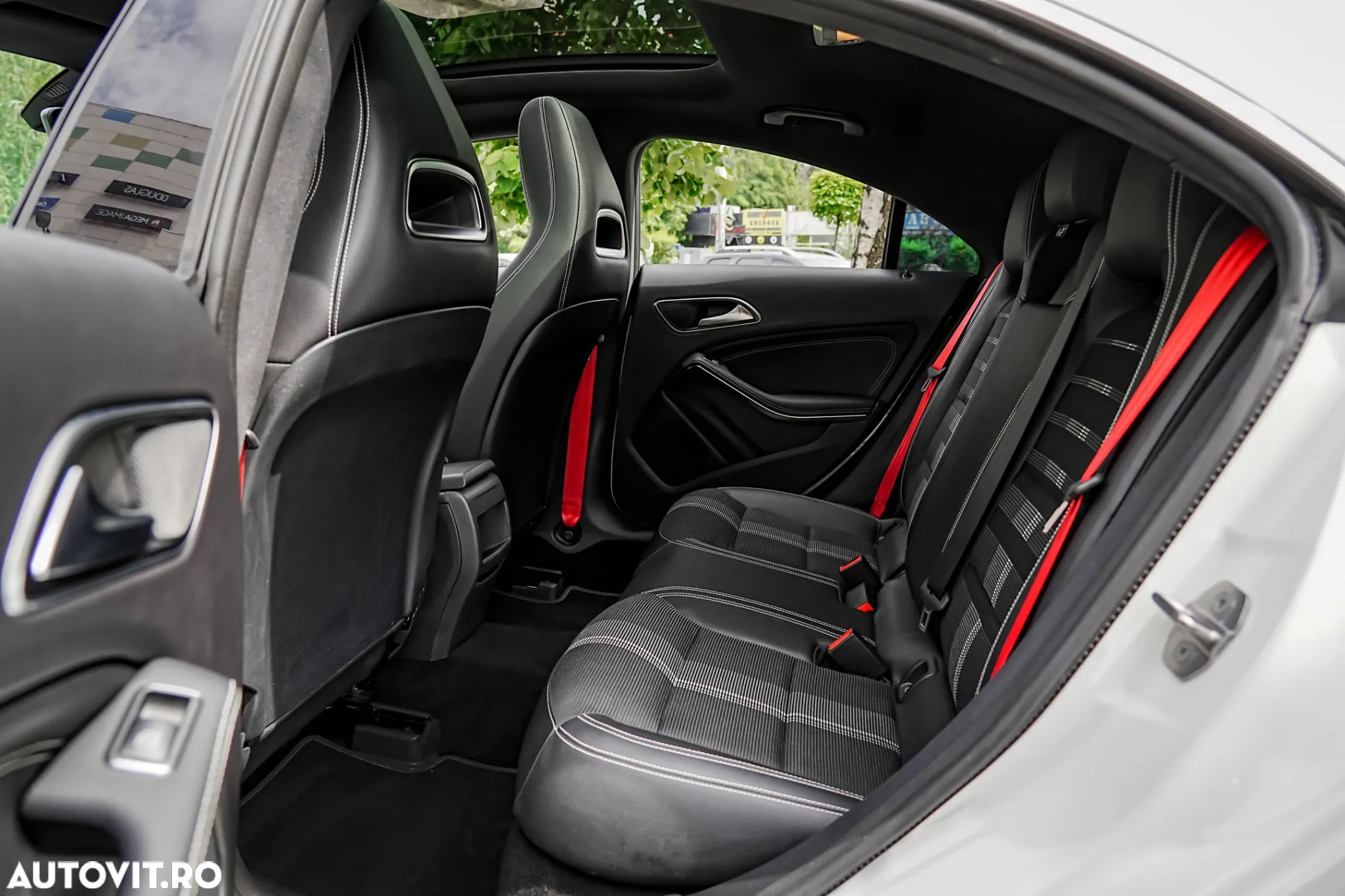 Mercedes-Benz CLA 180 7G-DCT AMG Line - 8