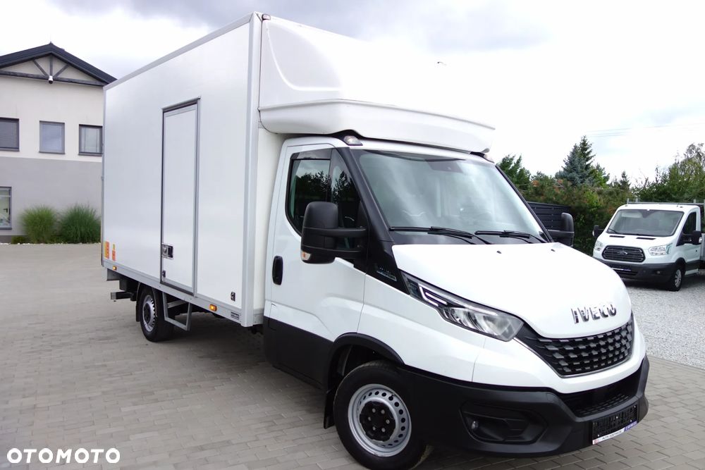 Iveco Daily 35-160 Automat HI-Matic Kontener 4.20 M +Winda 750 kg. Klima Kamera Ledy - 28