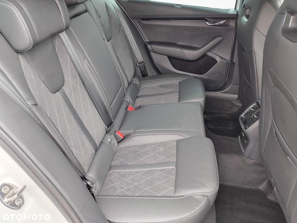 Skoda Octavia 2.0 TDI RS DSG - 12