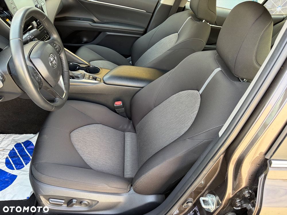 Toyota Camry 2.5 Hybrid Comfort CVT - 11