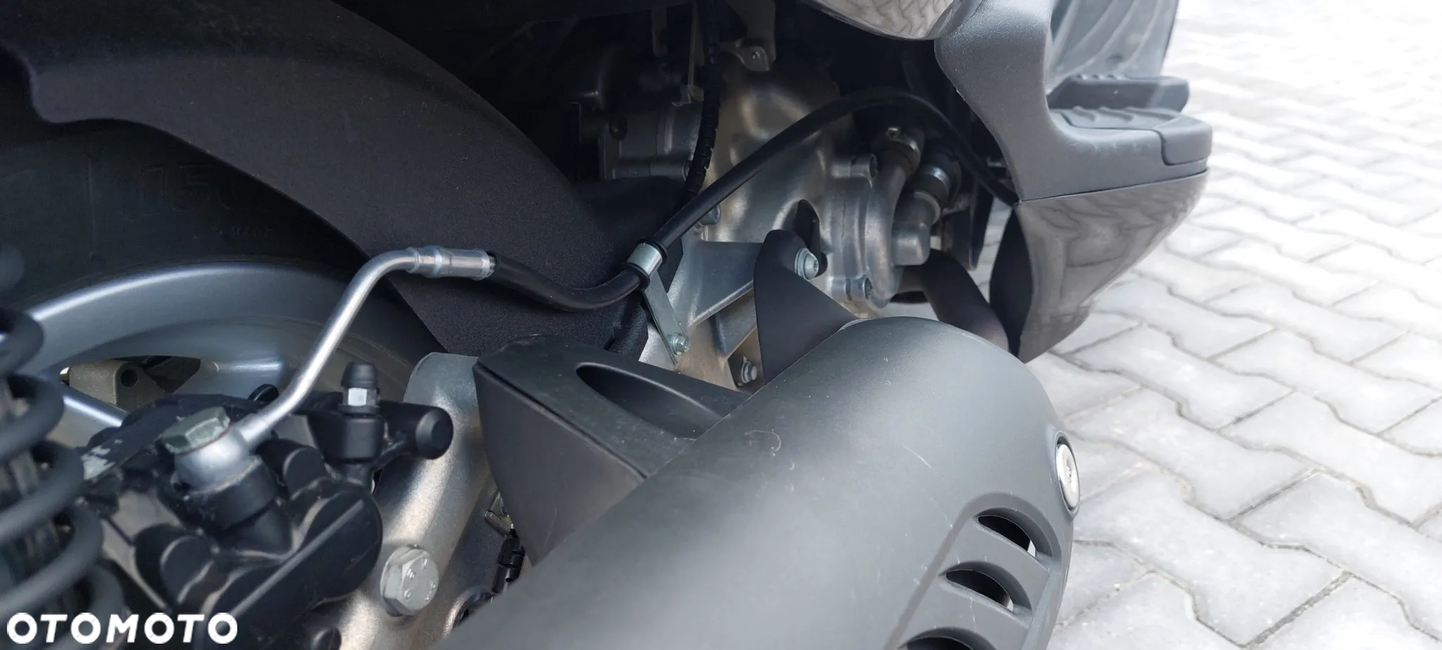 Piaggio X10 - 13