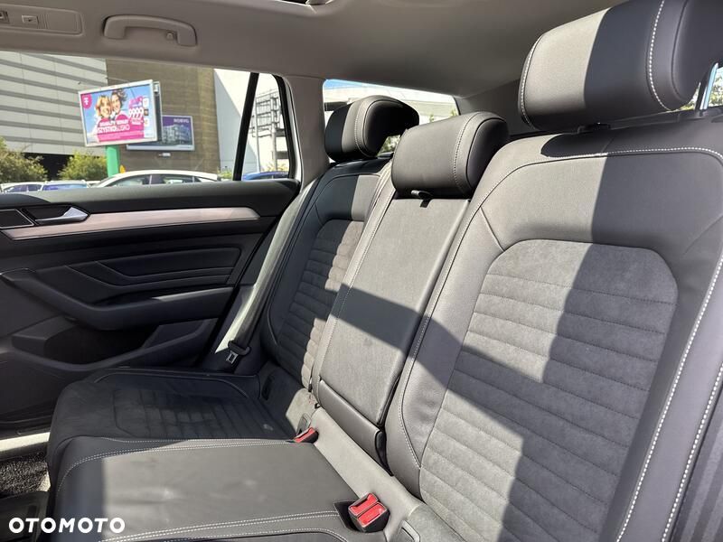 Volkswagen Passat - 17