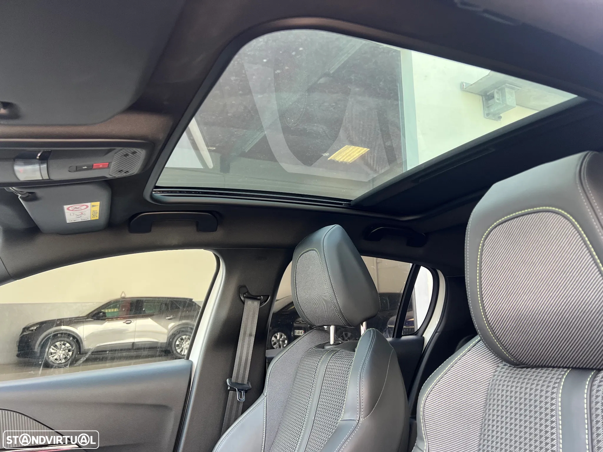 Peugeot 208 1.2 PureTech GT Line EAT8 - 8