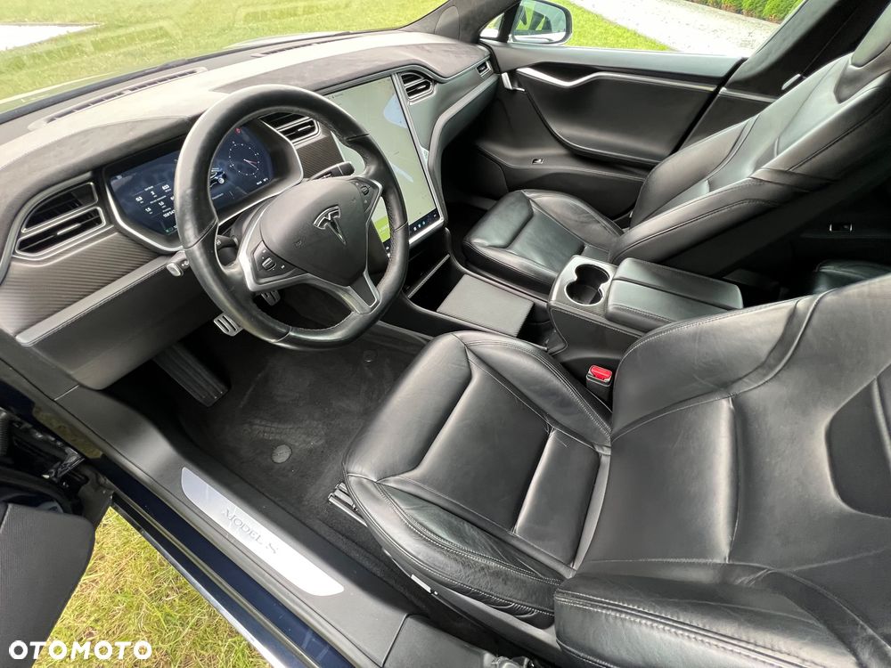 Tesla Model S Performance - 34