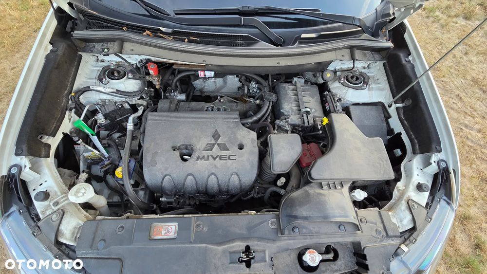 Mitsubishi Outlander - 19