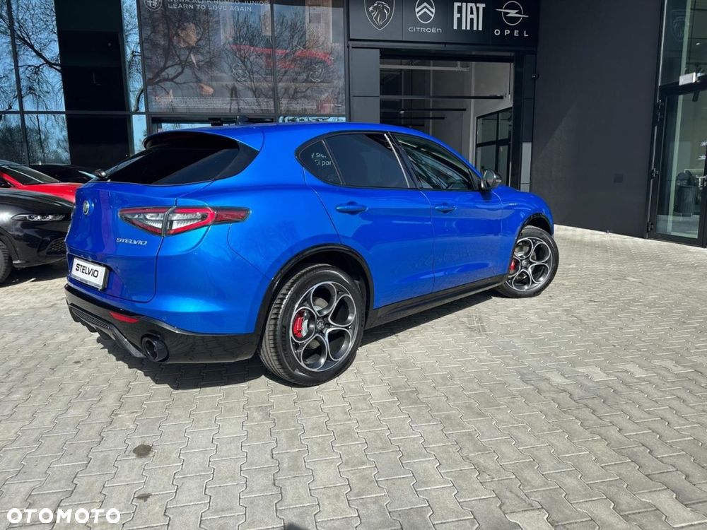 Alfa Romeo Stelvio - 9