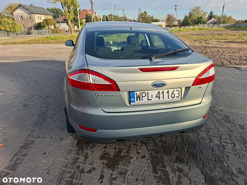 Ford Mondeo 1.8 TDCi Ambiente - 32