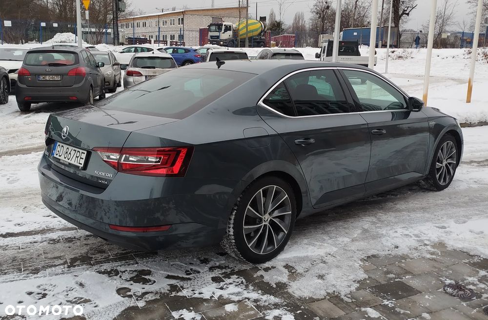 Skoda Superb 2.0 TDI 4x4 L&K DSG - 4
