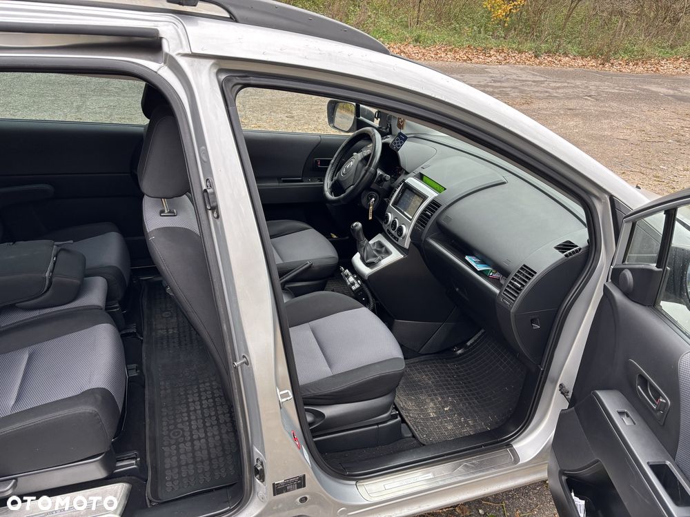 Mazda 5 - 8