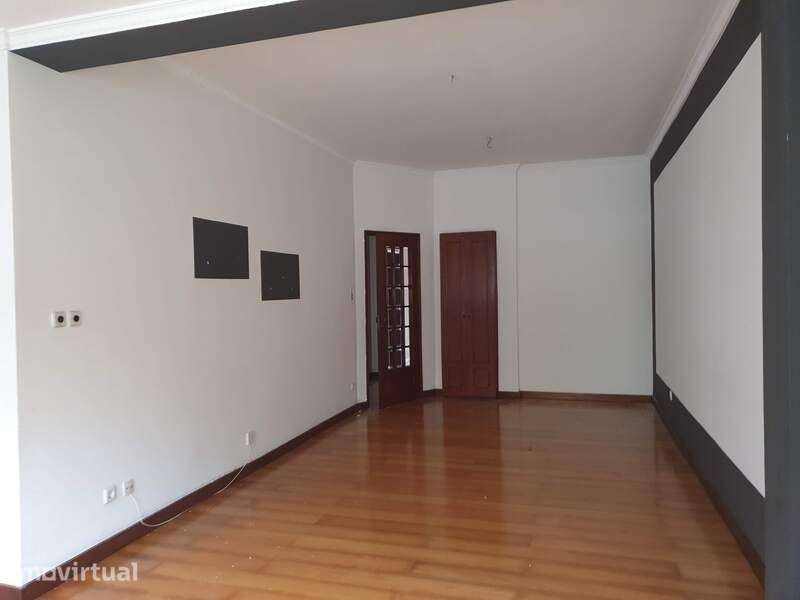 Apartamento T2 com 111 m2 no Porto - Grande imagem: 4/14