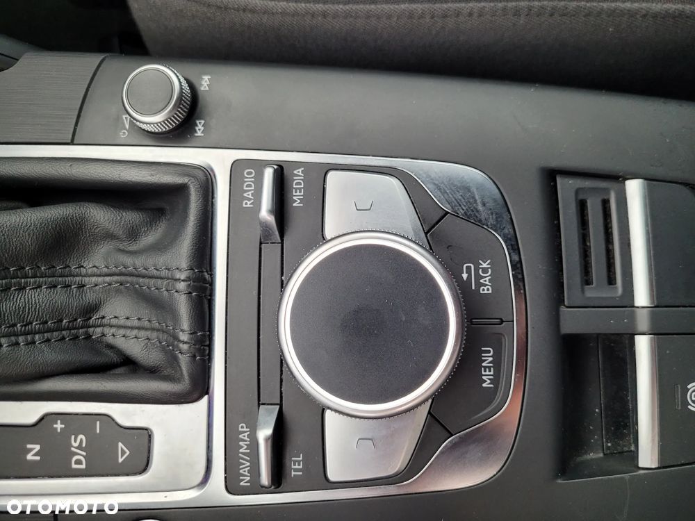 Audi A3 Limousine 30 TDI S tronic sport - 13