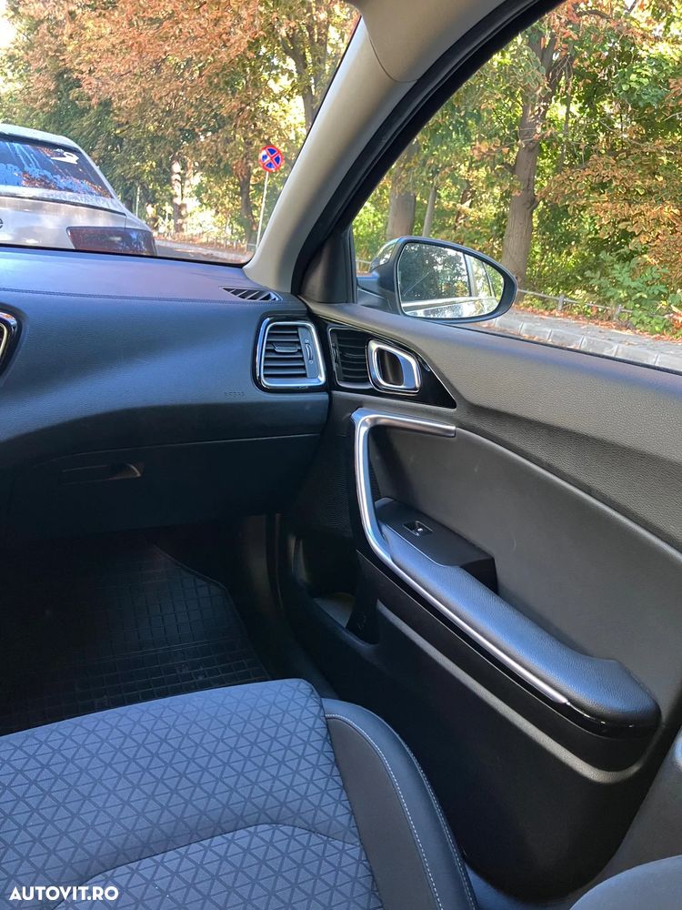 Kia Ceed - 8