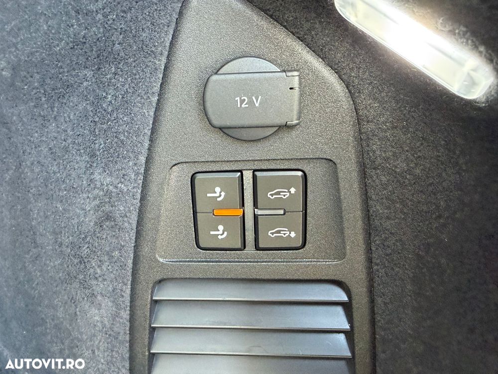 Volkswagen Touareg - 19