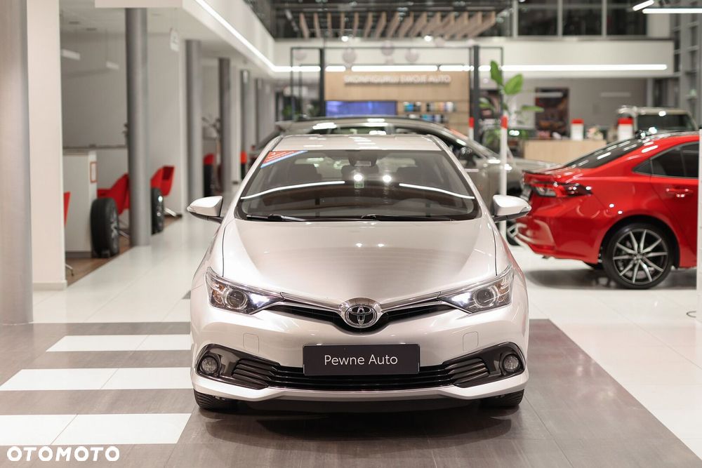 Toyota Auris - 2