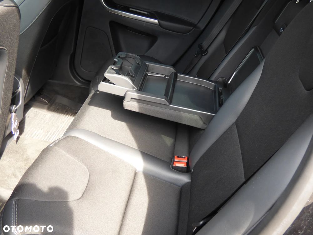 Volvo XC 60 D3 Edition Pro - 9