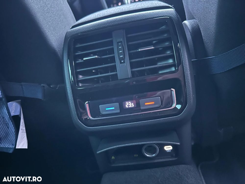 Volkswagen Passat Variant 2.0 TDI SCR DSG - 9