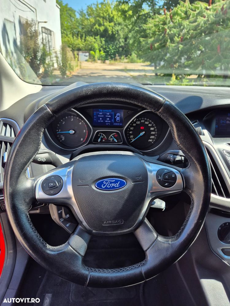 Ford Focus 1.6 TDCi DPF SYNC Edition - 9