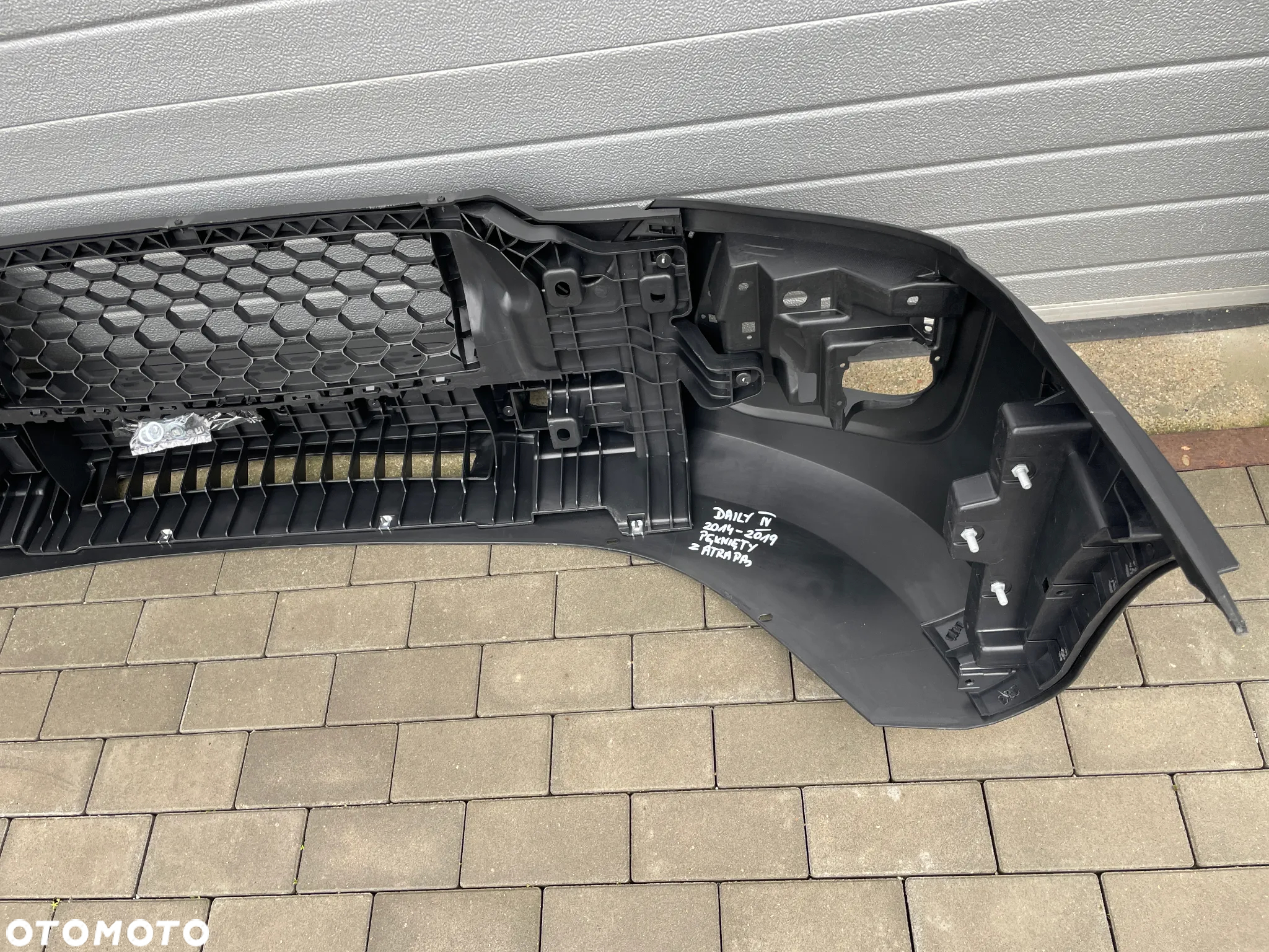 ZDERZAK PRZEDNI, ATRAPA IVECO DAILY IV  2014-2019 - NOWY - 6