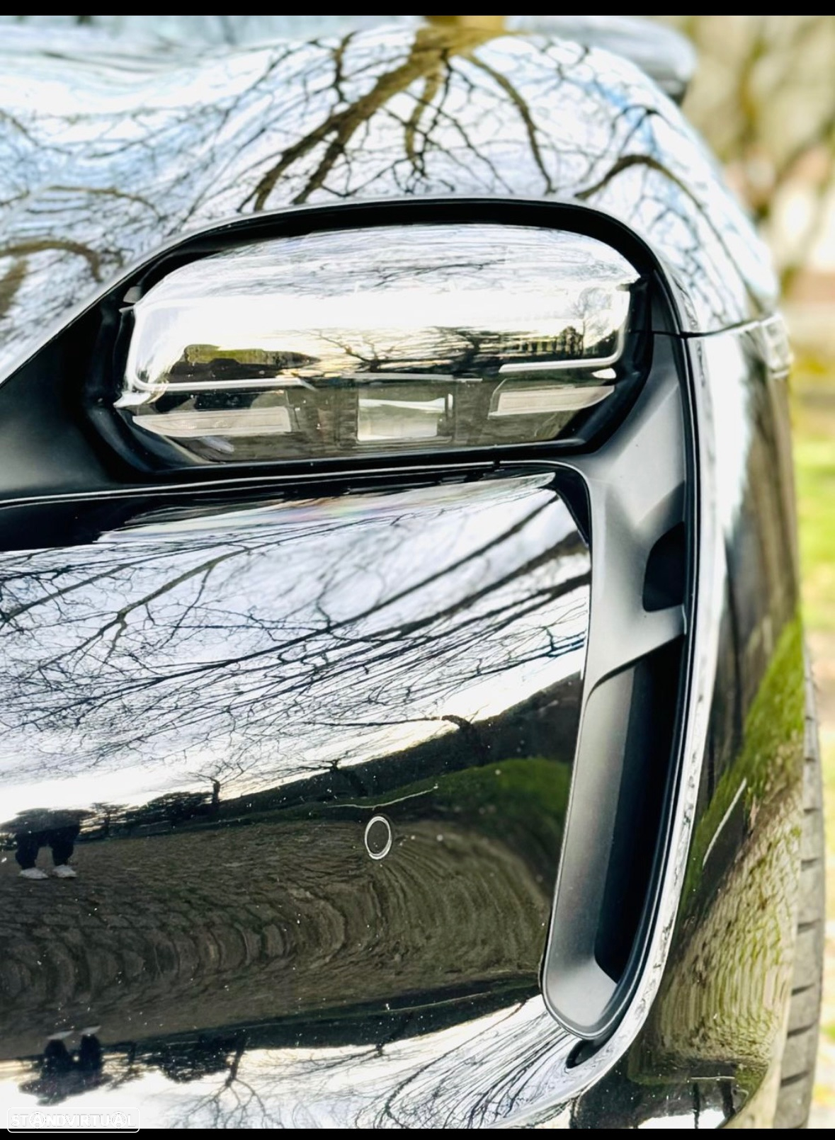 Porsche Taycan 4 - 5
