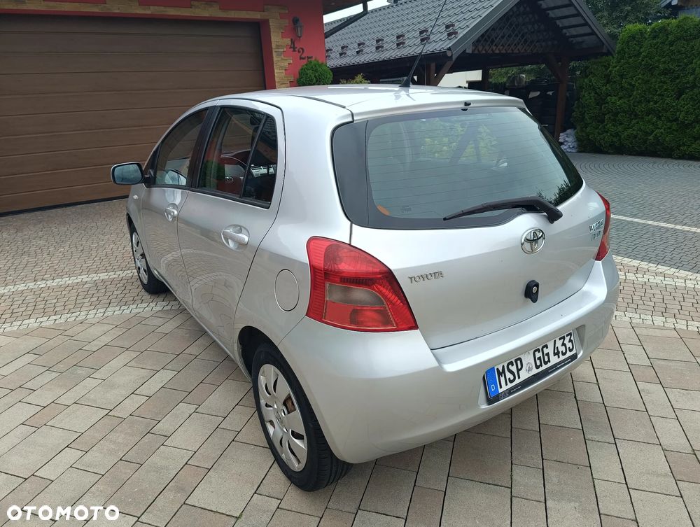 Toyota Yaris 1.0 VVT-i - 15