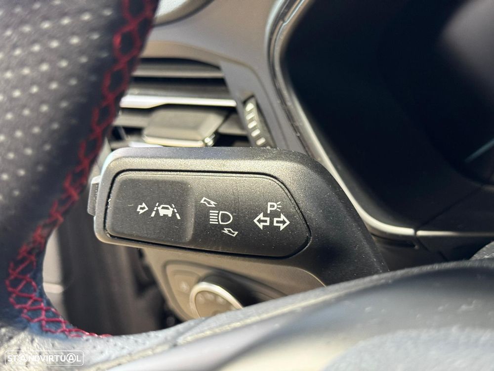 Ford Focus 1.0 EcoBoost MHEV ST-Line - 15