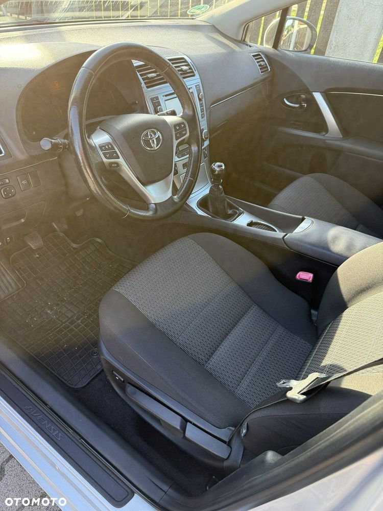 Toyota Avensis 1.8 Premium - 7