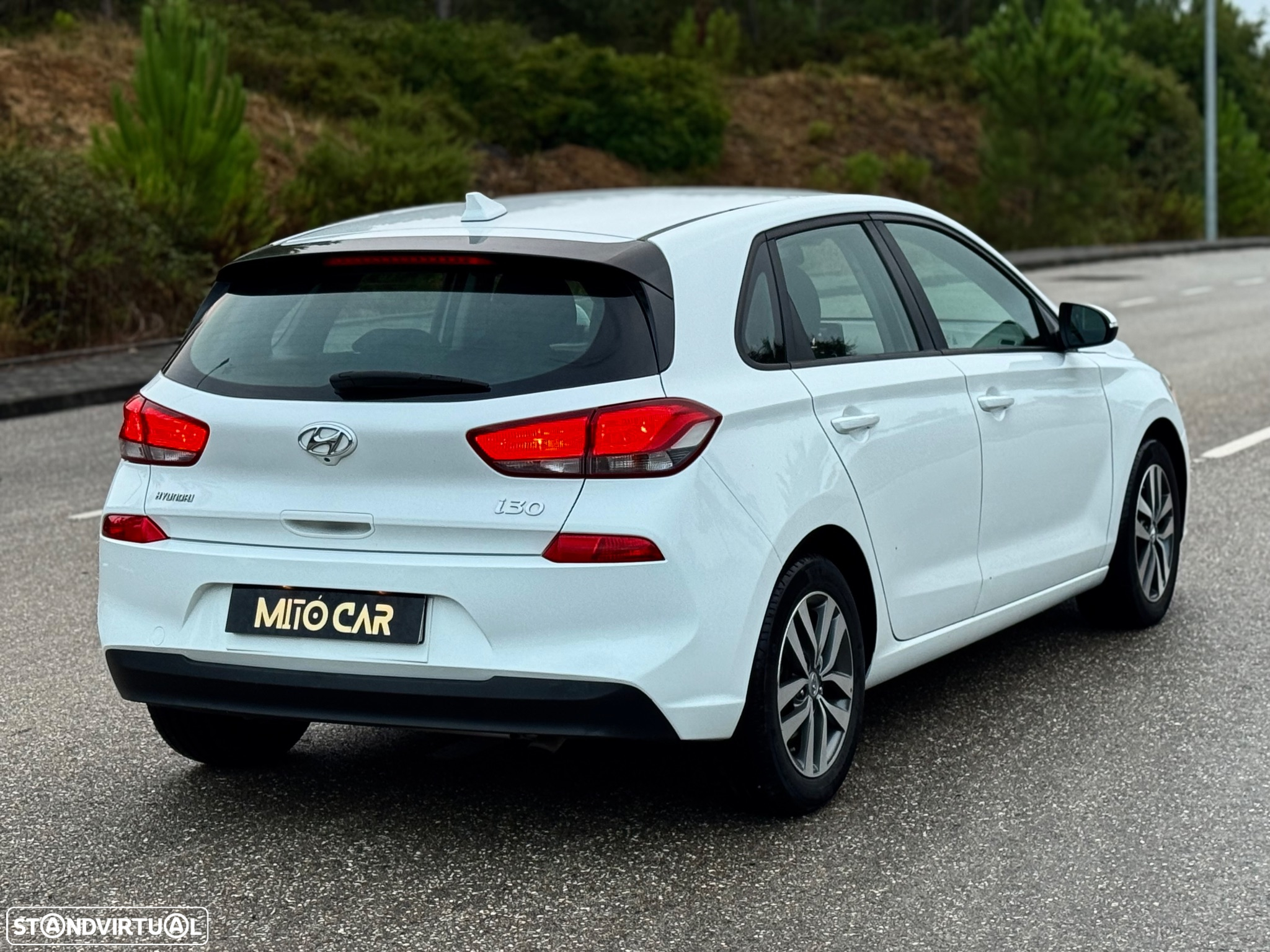 Hyundai i30 1.6 CRDI Blue Comfort+Navi - 6