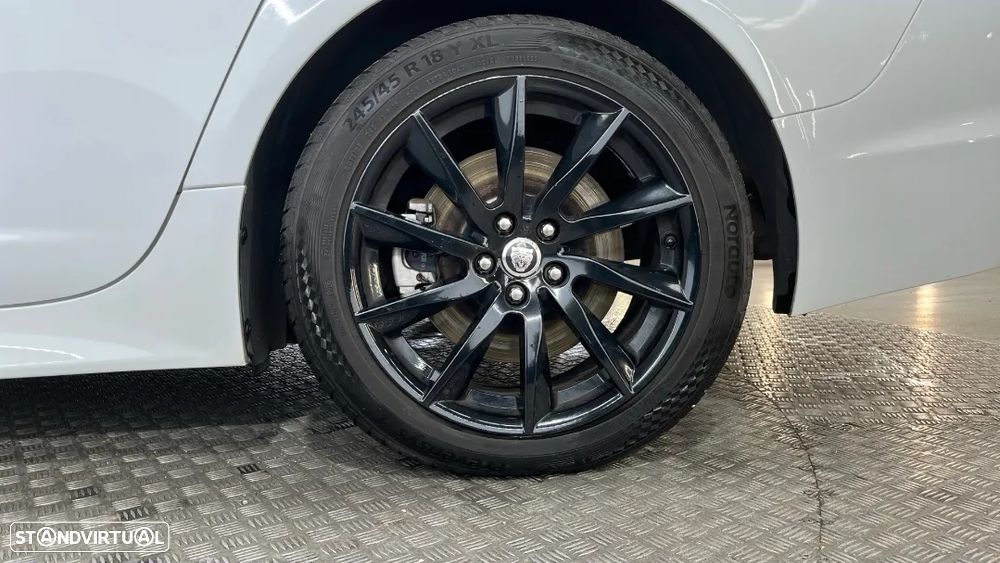 Jaguar XF Sportbrake - 8