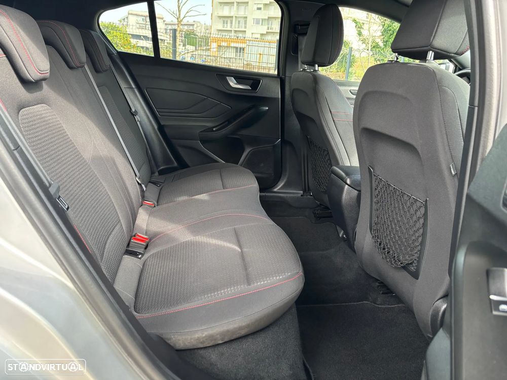 Ford Focus 1.5 TDCi ECOBlue ST-Line - 9