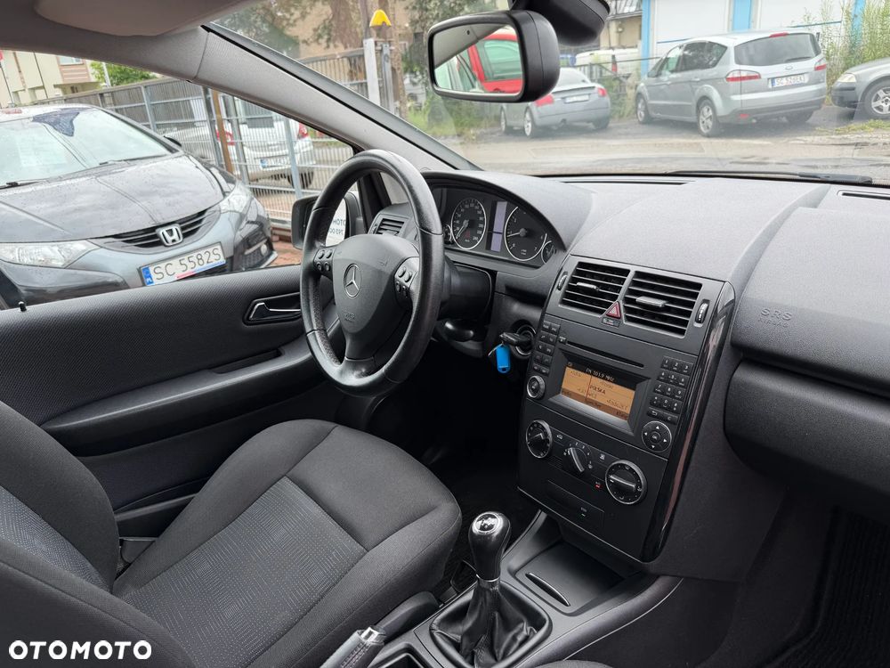 Mercedes-Benz Klasa A 150 BlueEFFICIENCY Elegance - 24