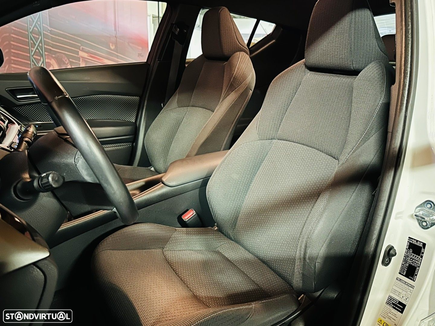 Toyota C-HR 1.2T Comfort+P.Style - 6
