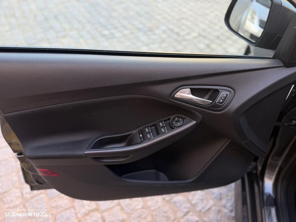Ford Focus 1.5 TDCi EcoBlue ST-Line Aut. - 11
