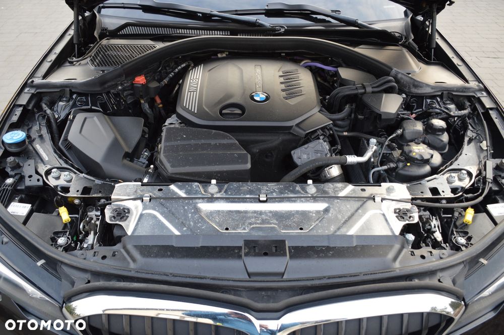 BMW Seria 3 320d Sport Line Shadow - 36