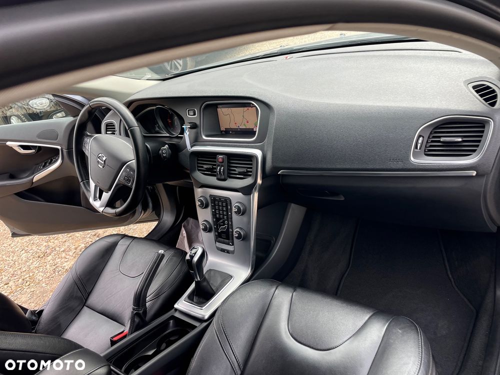 Volvo V40 D2 Inscription - 15