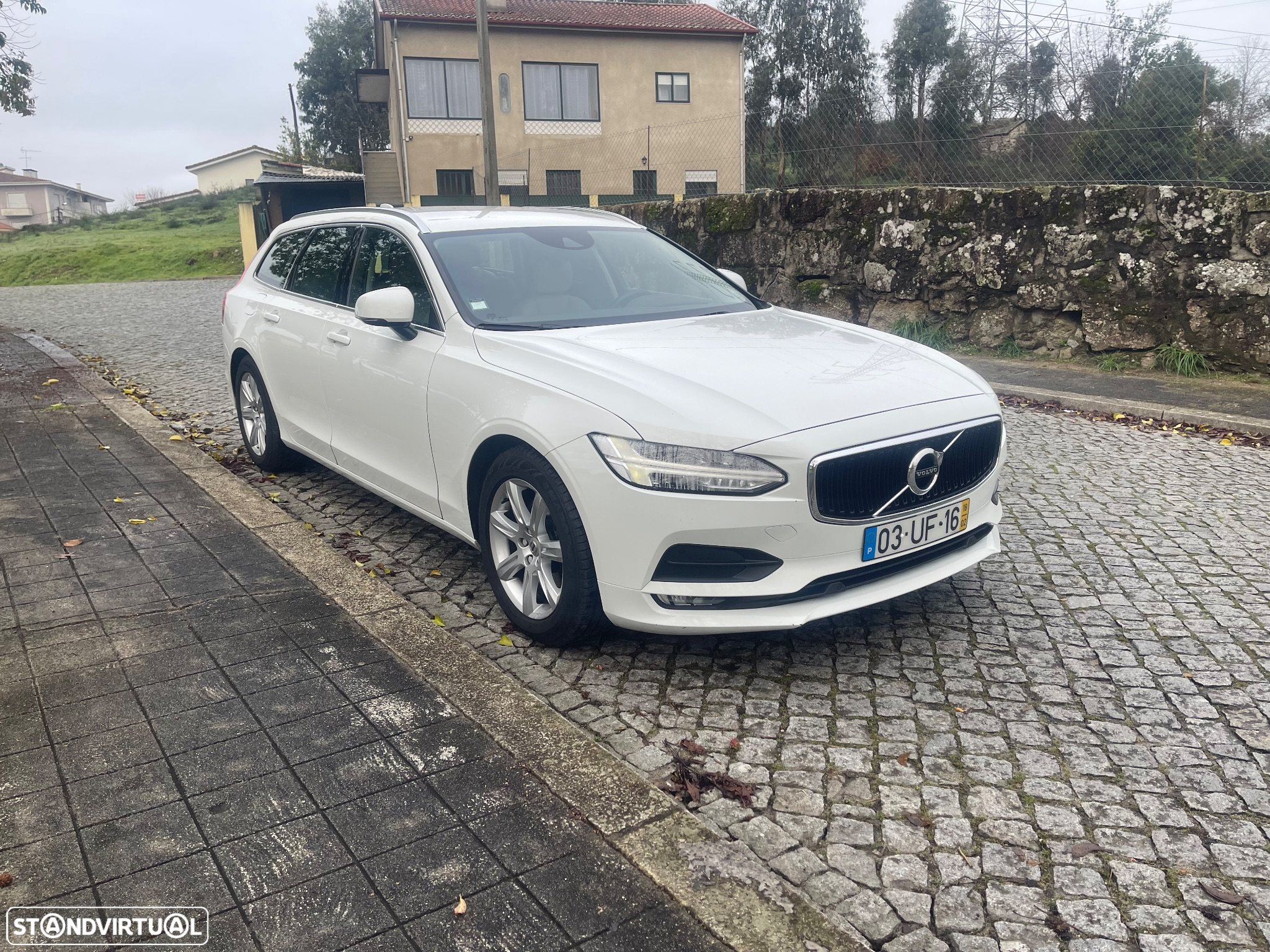 Volvo V90 2.0 D4 Momentum Plus - 3