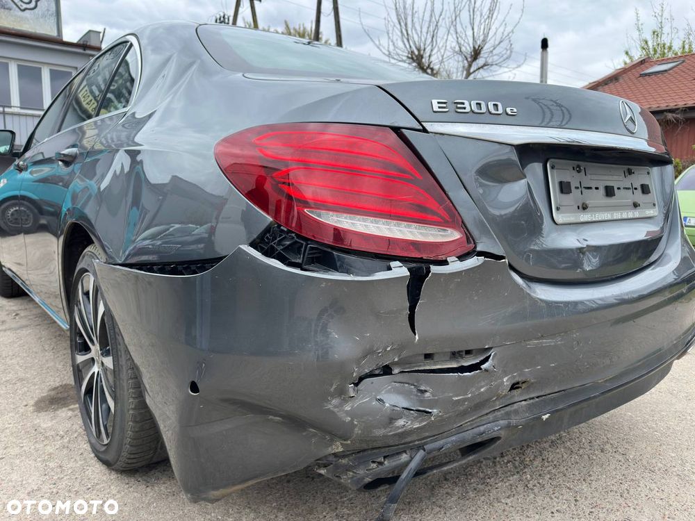 Mercedes-Benz Klasa E 300 de Business Edition - 11