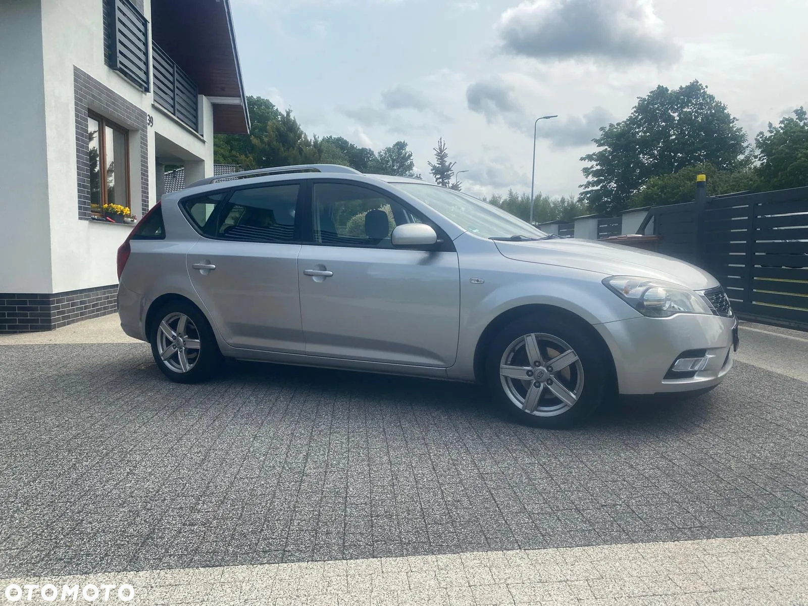Kia Ceed - 10