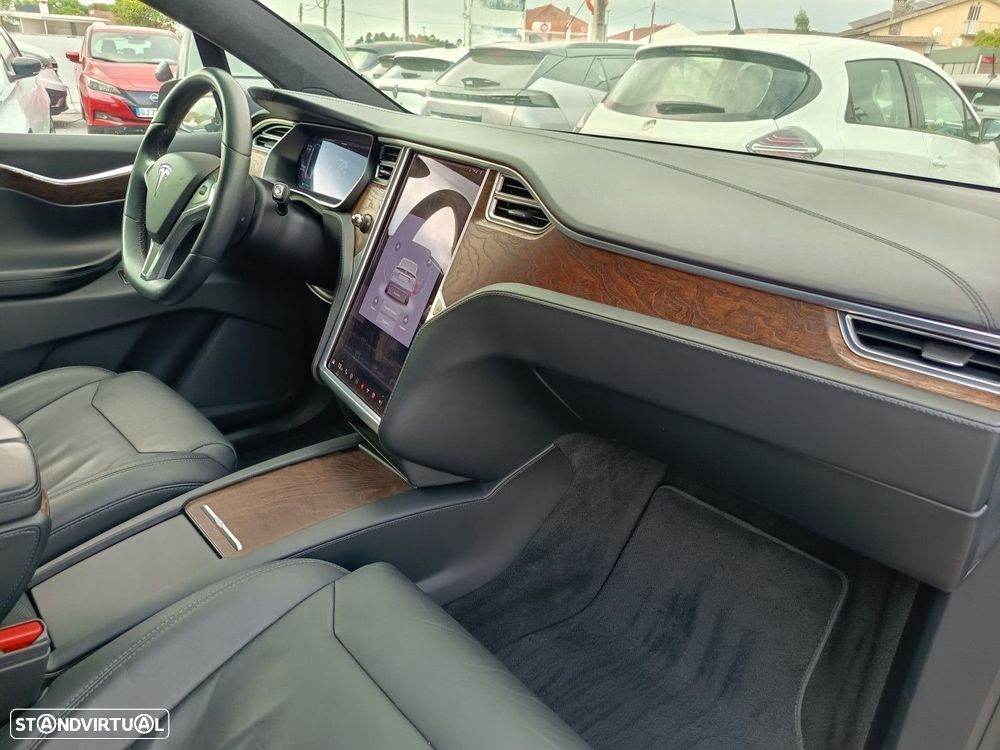 Tesla Model X 100D - 22