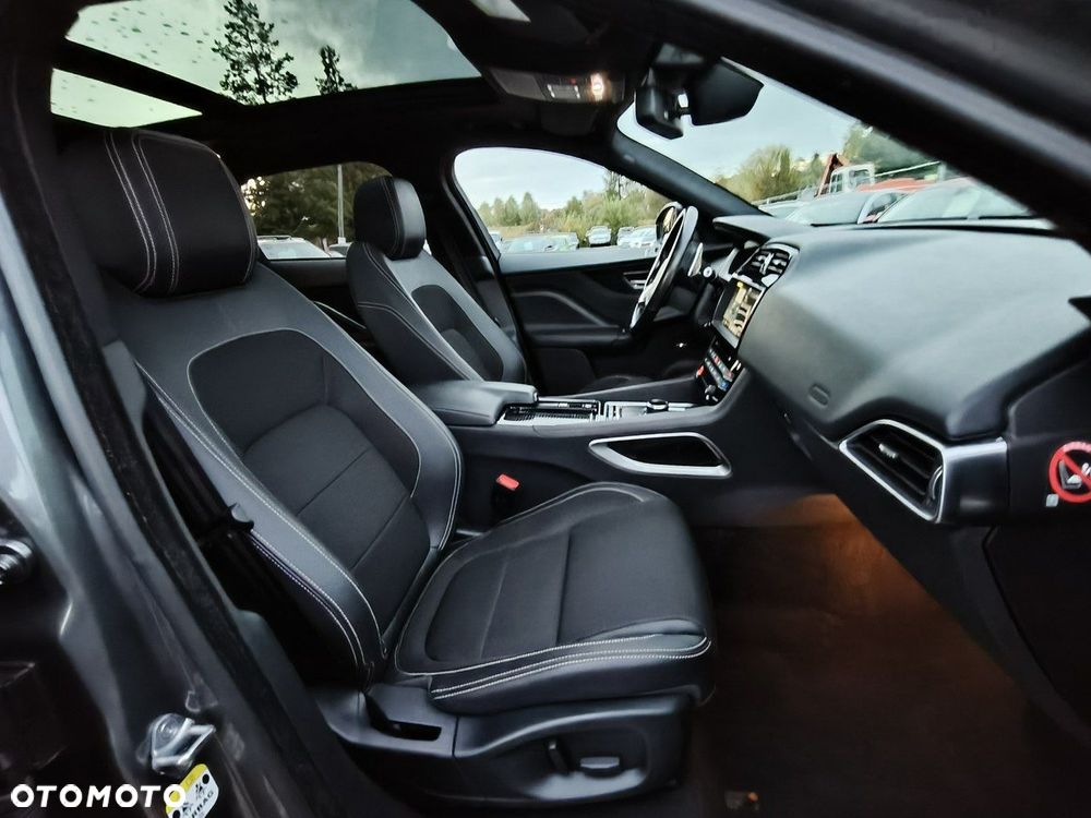 Jaguar F-Pace - 15