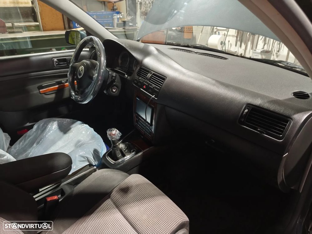 VW Bora 1.9 TDi Highline - 8