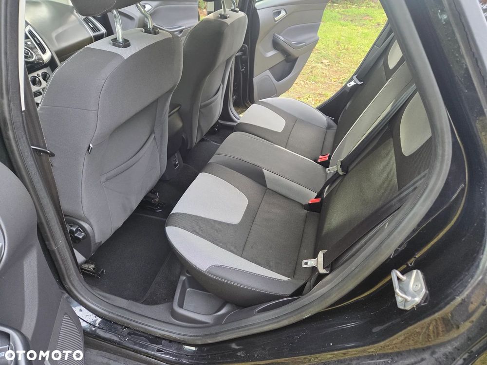 Ford Focus 1.6 EcoBoost Titanium - 24