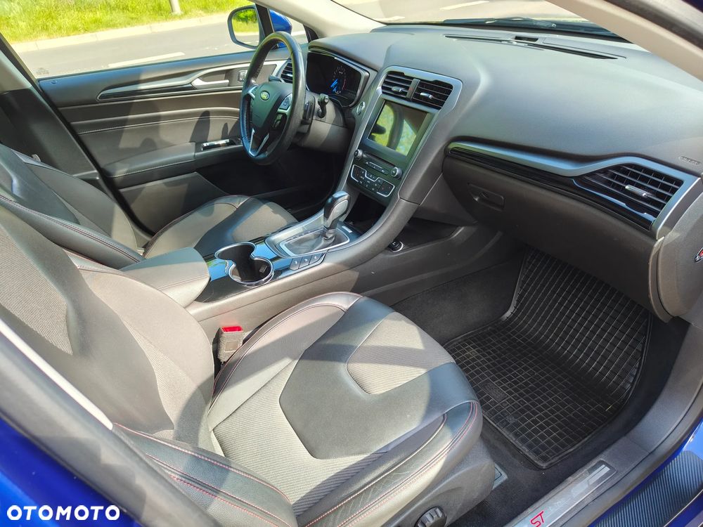 Ford Mondeo 2.0 EcoBoost Titanium X - 28