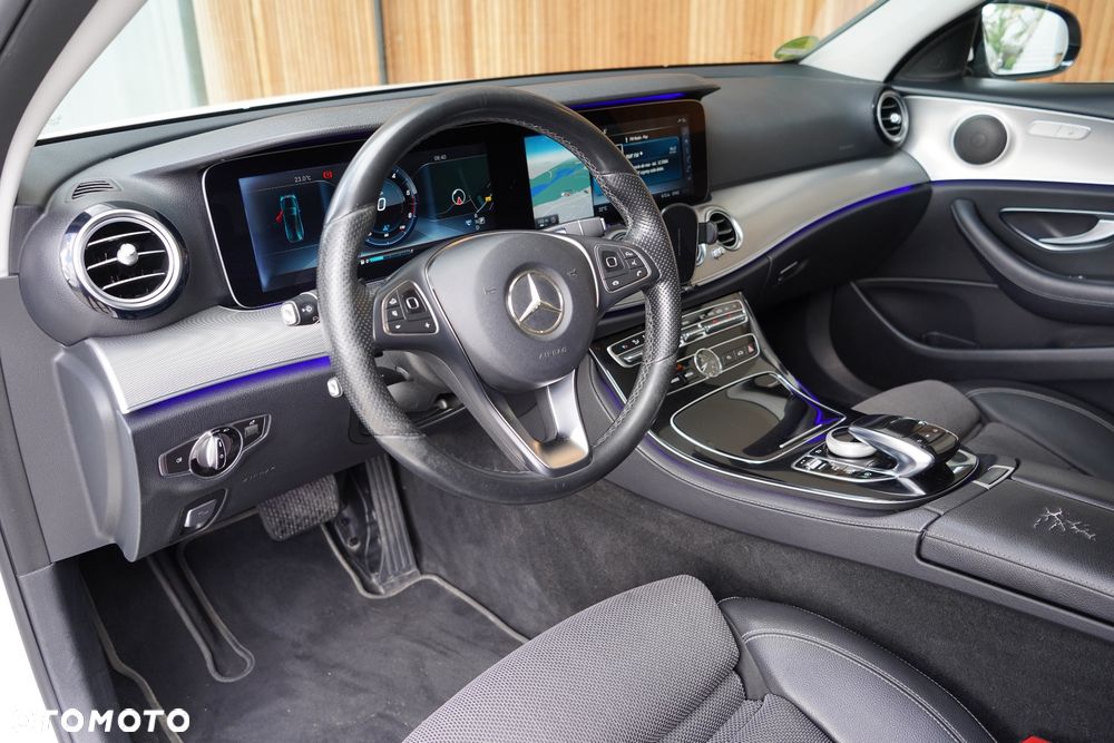 Mercedes-Benz Klasa E 220 d 9G-TRONIC - 11