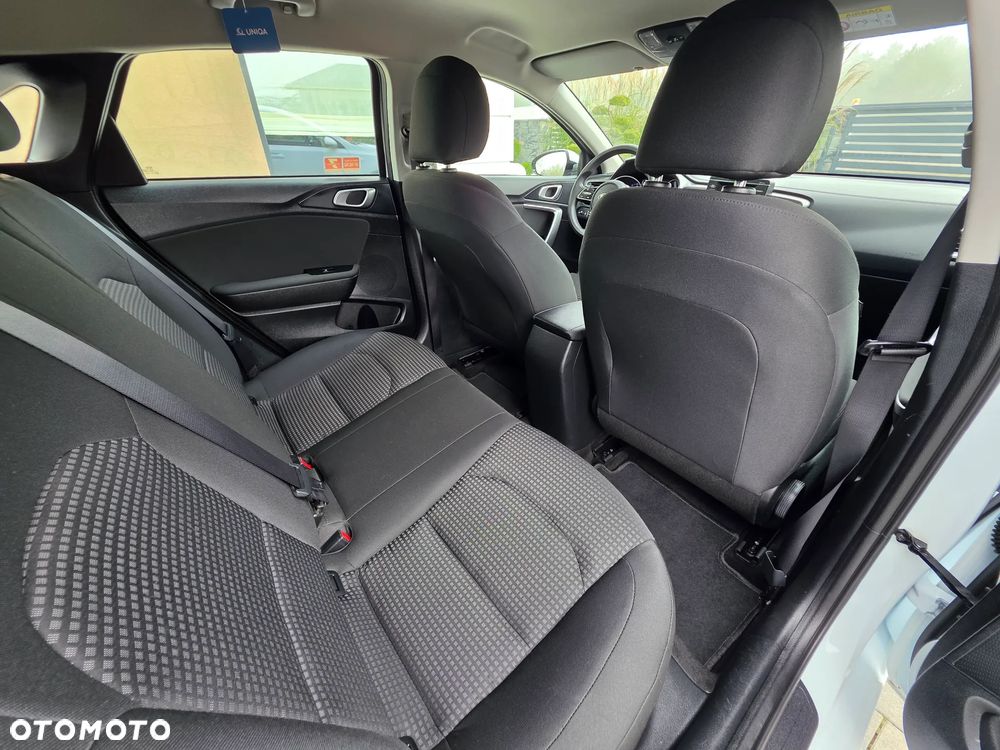 Kia Ceed - 13