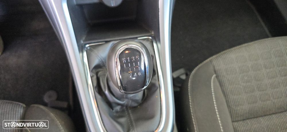 Opel Astra GTC - 21