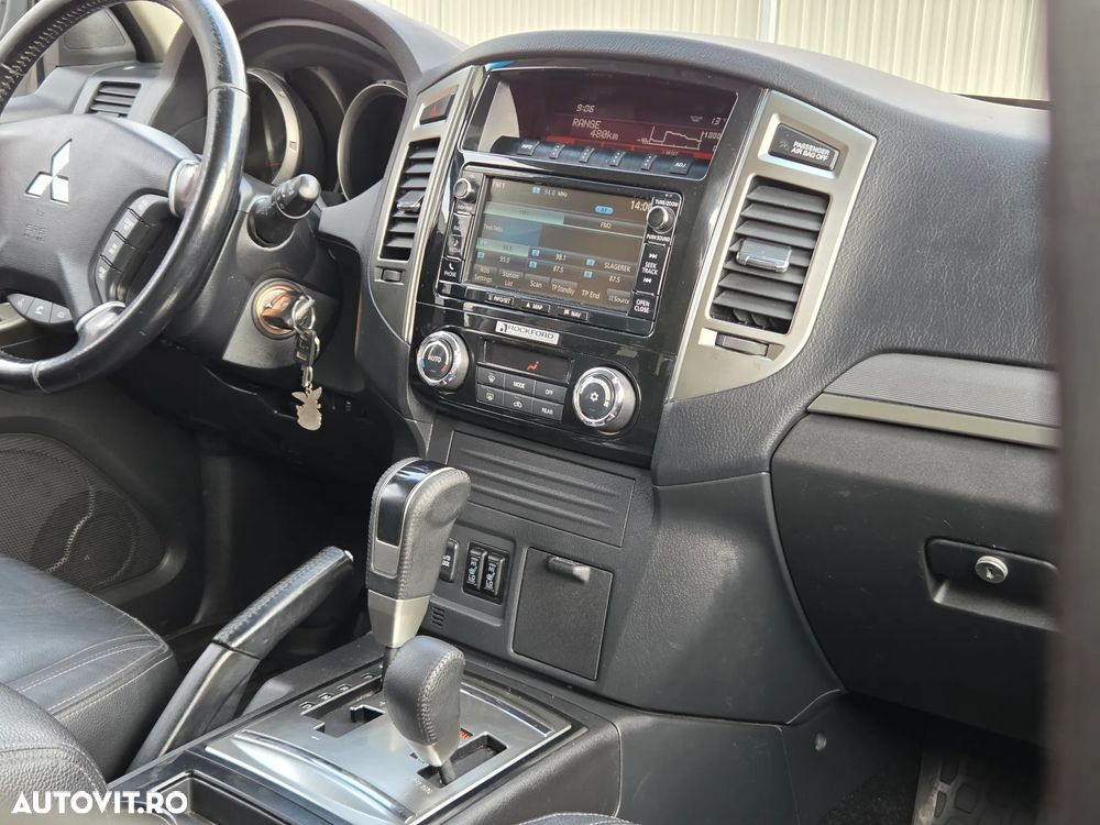 Mitsubishi Pajero 3.2 DI-D Instyle - 16