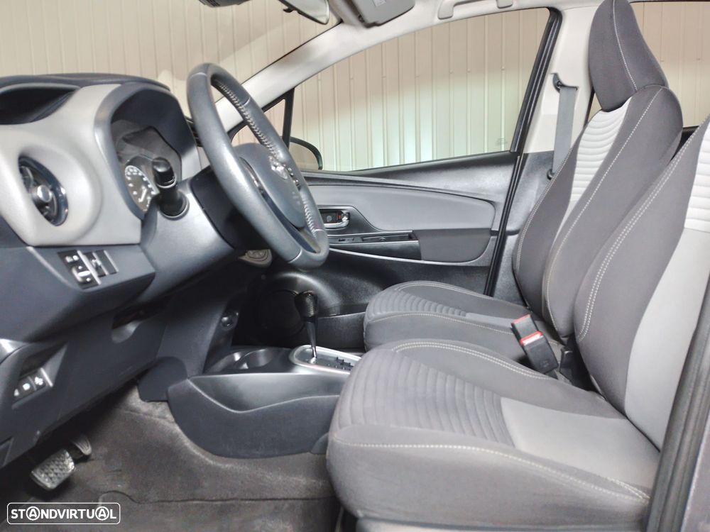 Toyota Yaris 1.5 HSD Comfort+P.Style - 9