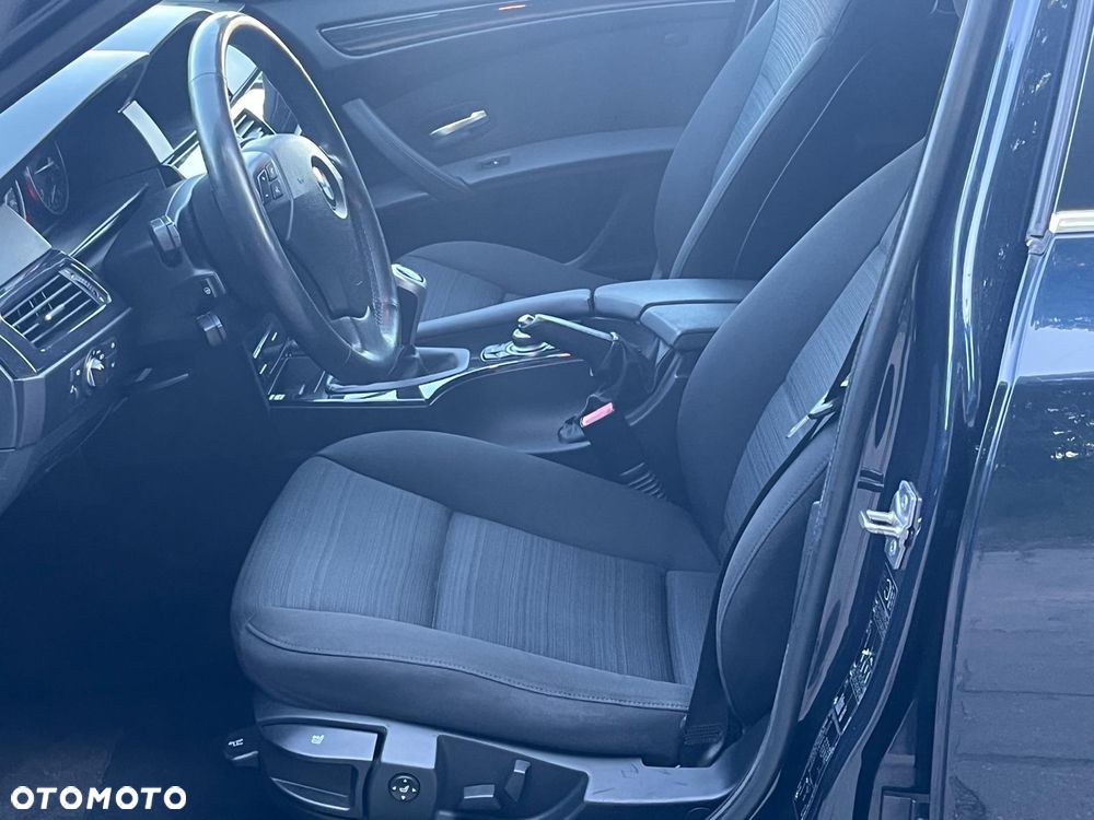 BMW Seria 5 520d Edition Exclusive - 18